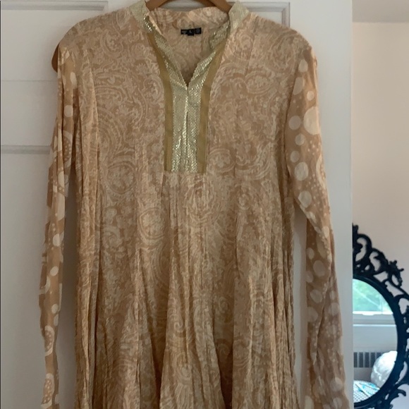 Tunic - Picture 1 of 6